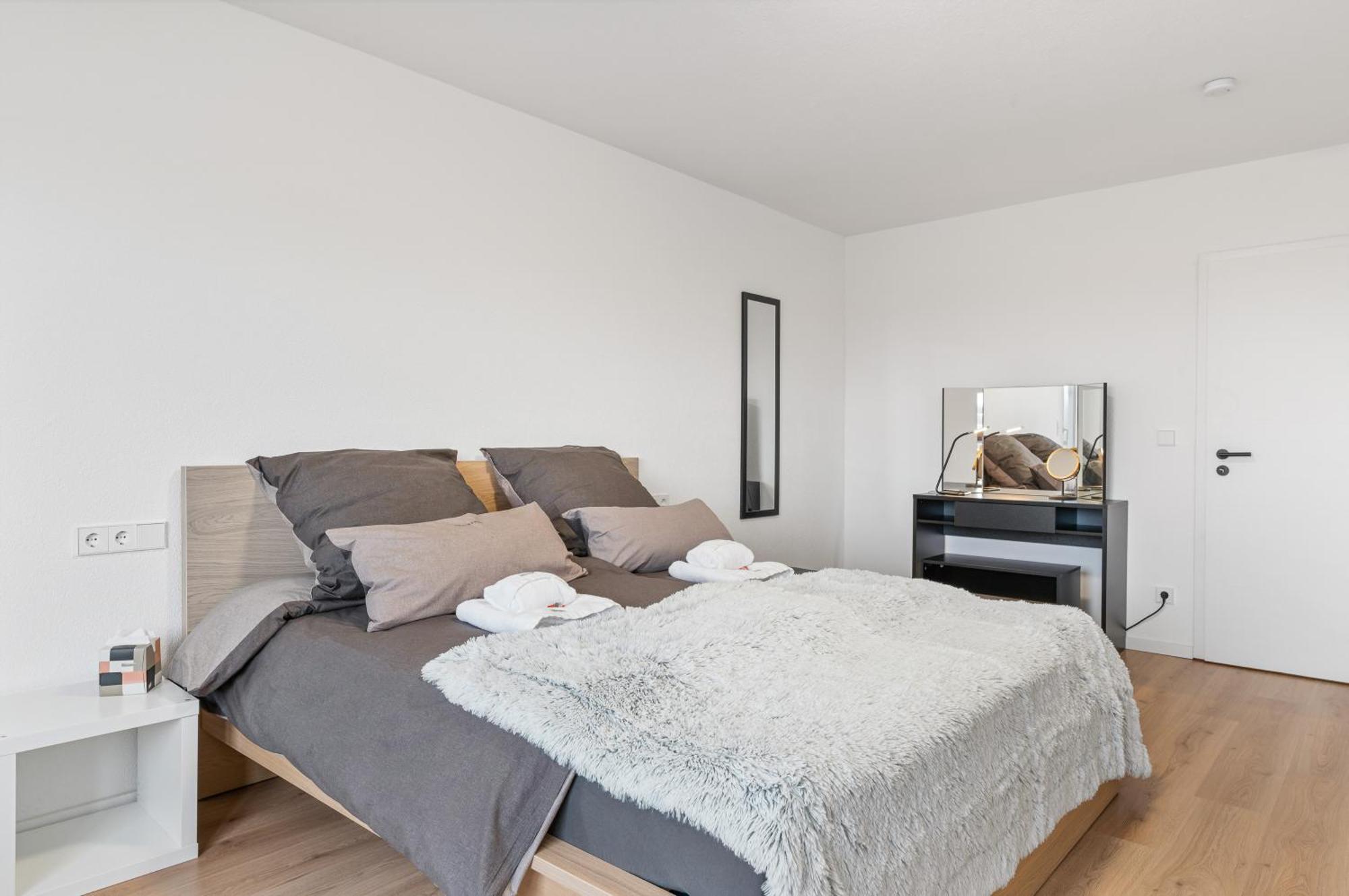 Neu: Stylische Suite Mit Ausblick Sindelfingen Exterior foto